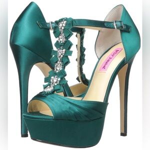 Betsey Johnson Women's Elizabeth Platform Dress Sandal Womens 6 glam gems 💎